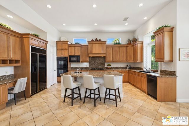 1 Toscana Way, Rancho Mirage CA: https://media.crmls.org/mediaz/874d3368-ed59-410b-b3ec-a91e33734a6f.jpg