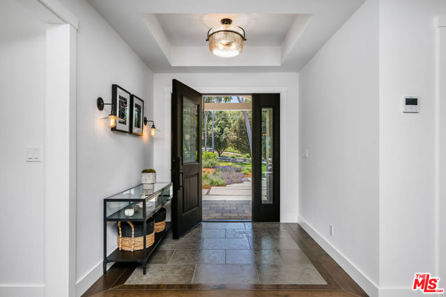 24884 Jim Bridger Road, Hidden Hills CA: https://media.crmls.org/mediaz/874d5ab5-7ace-4962-968e-f5cc2a97b475.jpg