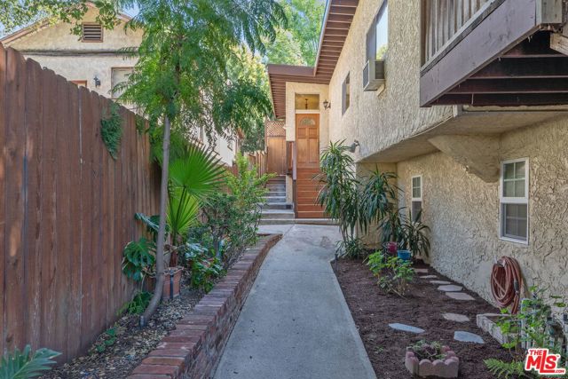 2160 Lake Shore Avenue, Los Angeles CA: https://media.crmls.org/mediaz/874e402e-9aa1-4dc1-8aa7-4b5bab922da5.jpg