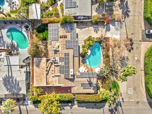 1223 E San Lorenzo Road, Palm Springs CA: https://media.crmls.org/mediaz/874eaf18-9298-4bd9-8f4e-9bb7ed4e3a08.jpg
