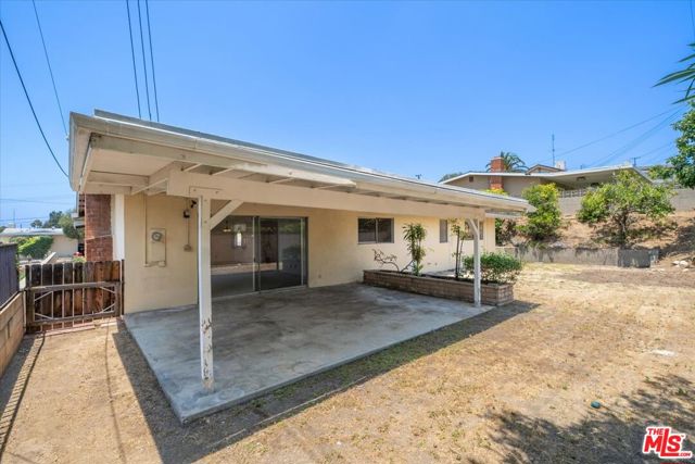 820 N 16th Street, Montebello CA: https://media.crmls.org/mediaz/875037e7-e1ed-401c-af8b-5f87e0d9f960.jpg