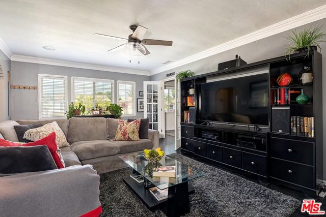 4844 W 94th Street, Inglewood CA: https://media.crmls.org/mediaz/87503a20-e0ea-4b13-928b-2d3bccb75cc4.jpg