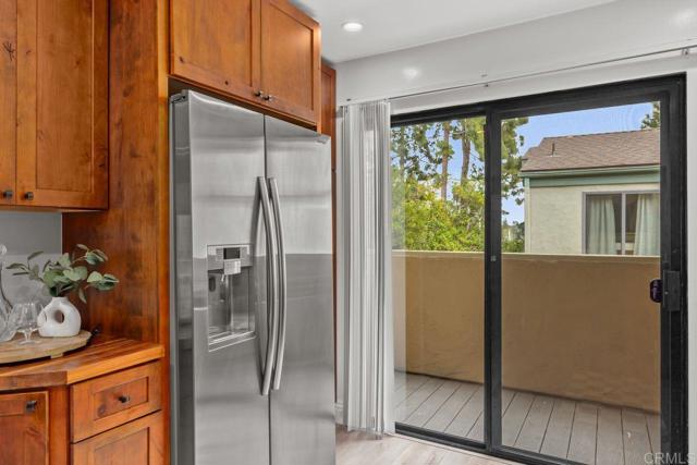 3330 Caminito Eastbluff, La Jolla CA: https://media.crmls.org/mediaz/8750c50a-4ba0-4a6a-97b1-dbe03ec2b5c0.jpg