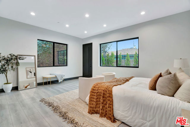 19513 Cantara Street, Reseda CA: https://media.crmls.org/mediaz/8750c8cc-7739-4e40-8417-59962975aba4.jpg