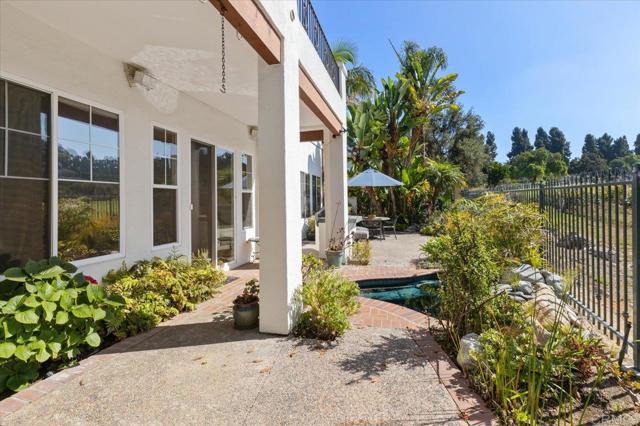1328 Bulrush Court, Carlsbad CA: https://media.crmls.org/mediaz/87510e32-d5ac-49a2-85b9-6dfcc33f2007.jpg