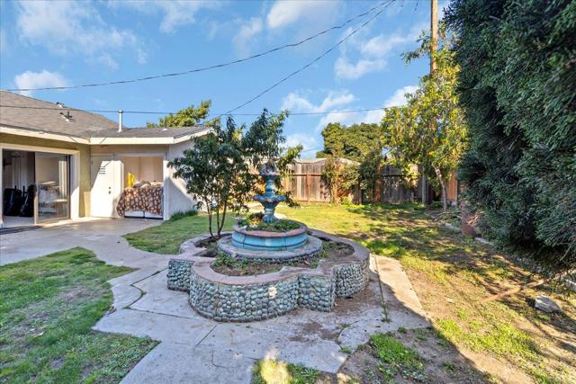 1238 Granada Avenue, Salinas CA: https://media.crmls.org/mediaz/87512b0b-3a51-4682-ab97-b6430291c0e6.jpg