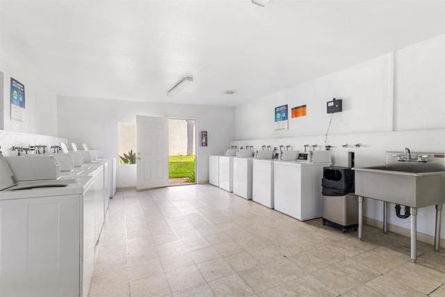 Detail Gallery Image 22 of 25 For 432 Edgehill Ln #74,  Oceanside,  CA 92054 - 1 Beds | 1 Baths