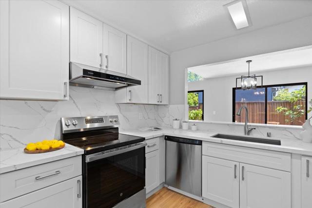 1694 Nighthawk Terrace, Sunnyvale CA: https://media.crmls.org/mediaz/8751ea06-1818-4223-8881-c66c591257f2.jpg