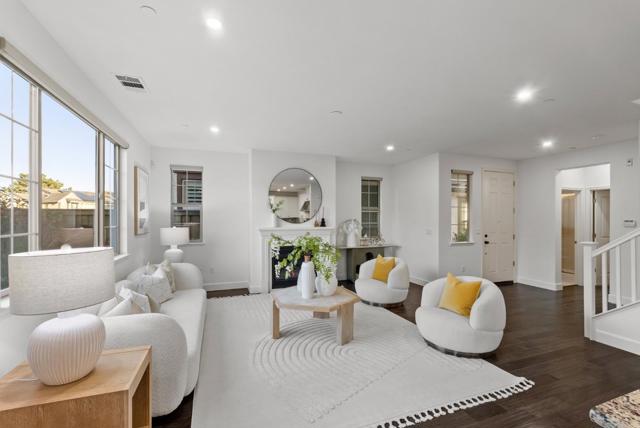 355 Crestview Circle, Daly City CA: https://media.crmls.org/mediaz/8751ff78-e58b-4aa5-97d9-71c8e4d46695.jpg