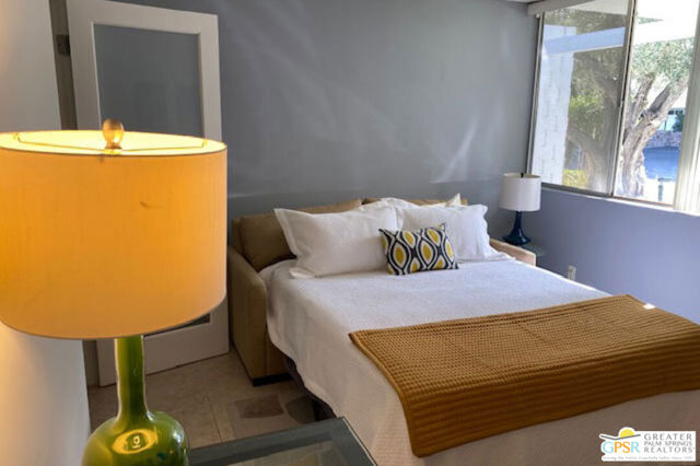 2380 S Sky View Drive, Palm Springs CA: https://media.crmls.org/mediaz/875205a1-3175-431a-ad1b-25e379cf3df1.jpg