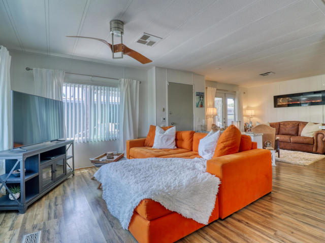51555 Monroe St. #18, Indio CA: https://media.crmls.org/mediaz/8752d056-aa5d-4351-8bf2-4facac5677d9.jpg