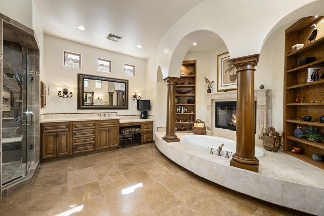 81874 Couples Court, La Quinta CA: https://media.crmls.org/mediaz/8752ec18-9cfe-4c57-a95f-18547e651f31.jpg