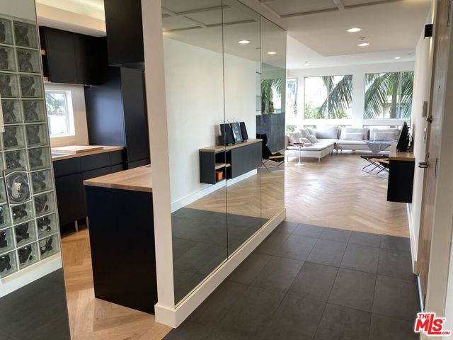 2237 S Bentley Avenue, Los Angeles CA: https://media.crmls.org/mediaz/87533c9f-23c8-40f3-a4bb-5dba90e6bc56.jpg