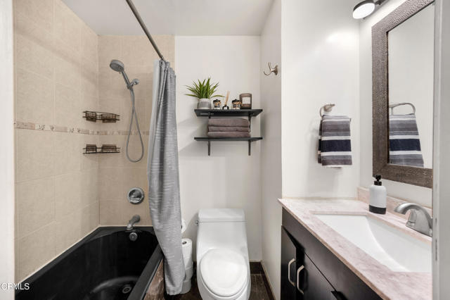 Detail Gallery Image 6 of 17 For 3902 Bresee Ave #1,  Baldwin Park,  CA 91706 - 2 Beds | 1/1 Baths