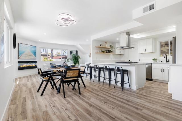 2537 Davis Ave, Carlsbad CA: https://media.crmls.org/mediaz/87542eeb-df35-4d31-8369-d086e3c328b7.jpg