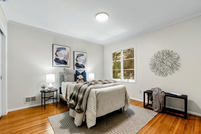 2593 El Caminito, Oakland CA: https://media.crmls.org/mediaz/875477e2-01ab-4034-92f8-8374f2deec15.jpg