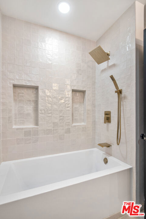 9265 Thrush Way, Los Angeles CA: https://media.crmls.org/mediaz/87551291-a7f6-4db6-8fb3-d6b62b2f2bd3.jpg