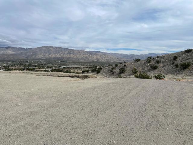 23551 Henry Road, Sky Valley CA: https://media.crmls.org/mediaz/87552897-0f92-4c87-a4cd-06558fb67102.jpg