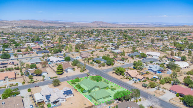 8582 Frontera Avenue, Yucca Valley CA: https://media.crmls.org/mediaz/87557932-8225-4c35-941b-530ffe1d45a0.jpg