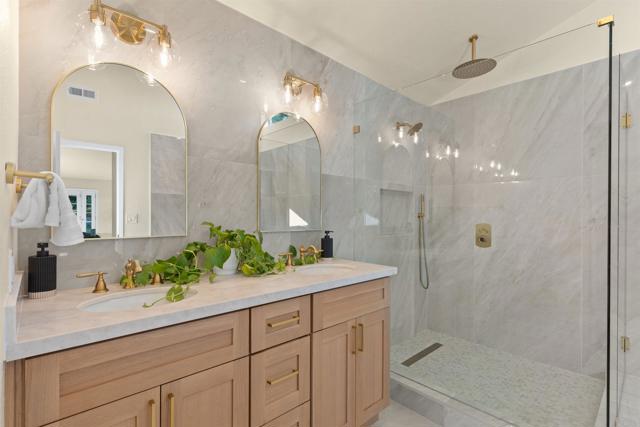3565 Avenida Amorosa, Escondido CA: https://media.crmls.org/mediaz/8755b1fa-ff6a-4948-96e0-035e667534c1.jpg