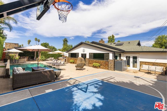 22450 Hatteras Street, Woodland Hills CA: https://media.crmls.org/mediaz/8757ff47-fbfb-464c-84f7-df1e1d9b85ae.jpg