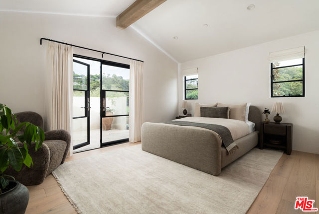 4200 Marina Drive, Santa Barbara CA: https://media.crmls.org/mediaz/875811e7-741a-4fbe-905e-e7d39be9f38a.jpg