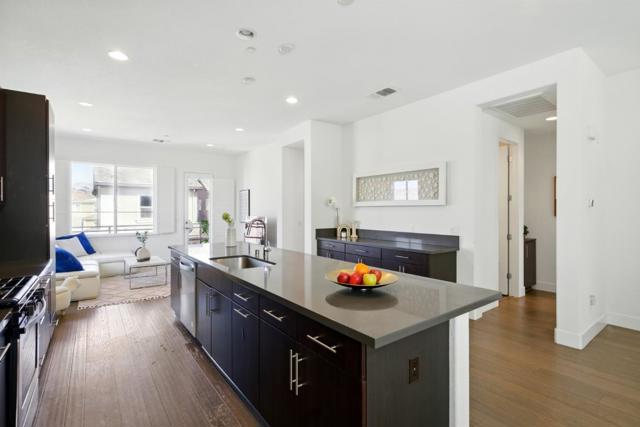 528 Odyssey Lane, Milpitas CA: https://media.crmls.org/mediaz/87582b27-7a1e-4b4f-871a-91b6fdf8ce0a.jpg