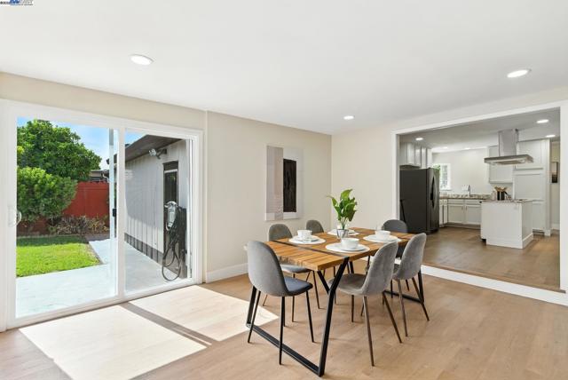 35458 Orleans Dr, Newark CA: https://media.crmls.org/mediaz/87587d95-fd80-4eed-9a96-dd35baad03e5.jpg