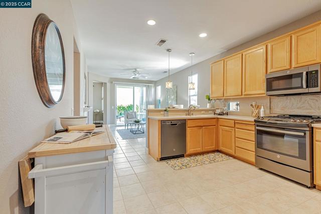 631 Baldwin Drive, Brentwood CA: https://media.crmls.org/mediaz/8759703e-c6b8-4e92-8772-2388fb4ed4f9.jpg