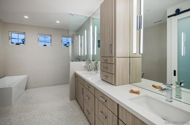 1303 Hermes Ave, Encinitas CA: https://media.crmls.org/mediaz/87597b77-ae8d-47a6-a4e9-1ec1cb509539.jpg