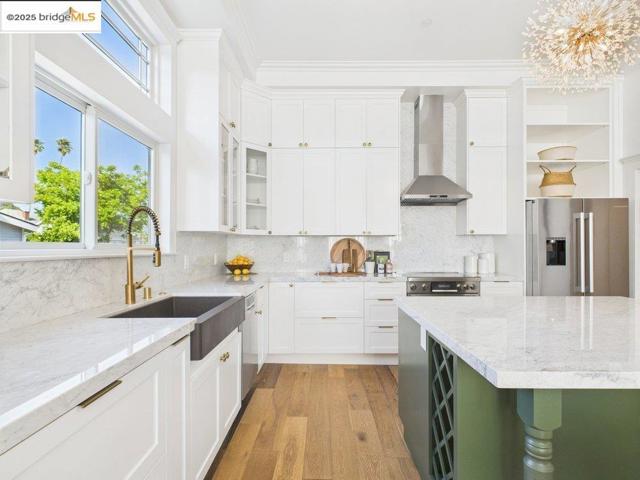 2602 Adeline St, Oakland CA: https://media.crmls.org/mediaz/875a40e8-fa6d-4329-a177-ee07148f21c1.jpg