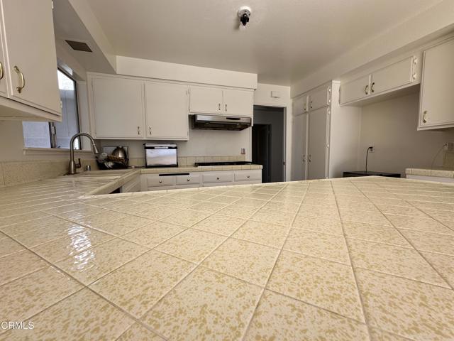 6368 Hunter Street, Ventura CA: https://media.crmls.org/mediaz/875aa0ec-87e7-4145-9391-4641a206c7c3.jpg