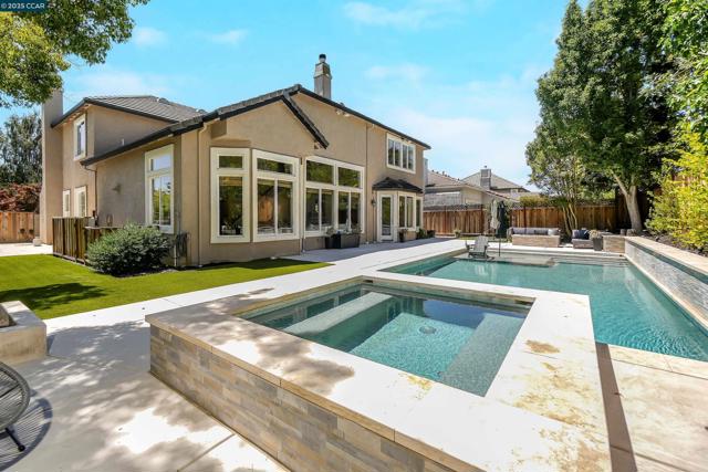 139 Shelterwood Ln, Danville CA: https://media.crmls.org/mediaz/875b36bf-1434-4b57-832d-f2c2dce8bf7e.jpg
