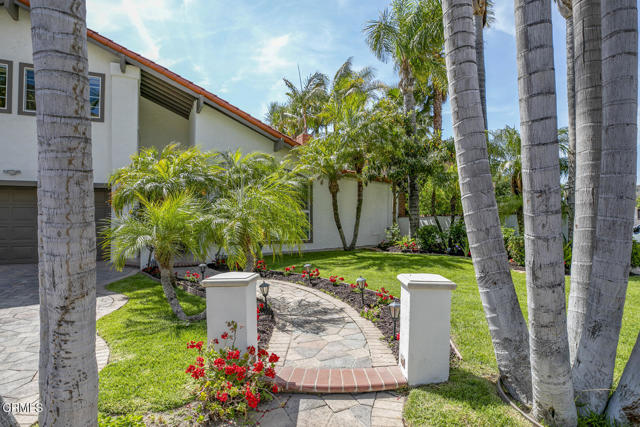8857 Bluffdale Dr, Sun Valley CA: https://media.crmls.org/mediaz/875b6efc-de32-4556-8b97-3189caf29884.jpg