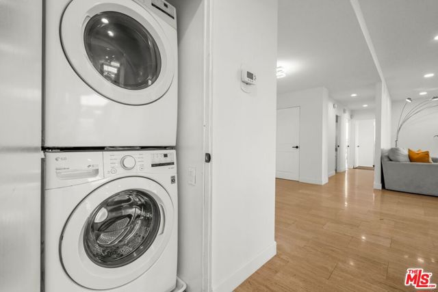 339 N Palm Drive, Beverly Hills CA: https://media.crmls.org/mediaz/875c2c85-a419-4ac0-b1cb-bb194aa2e730.jpg