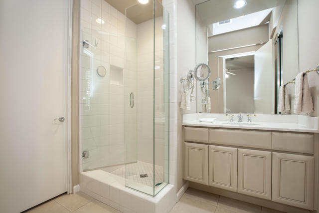 78700 Cabrillo Way, La Quinta CA: https://media.crmls.org/mediaz/875c53ce-a13b-4cd6-aaff-716d32dd046e.jpg