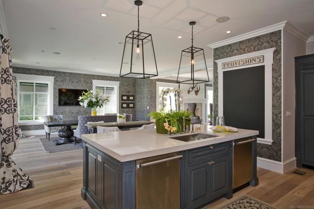 1105 F Avenue, Coronado CA: https://media.crmls.org/mediaz/875c9d48-c1ea-4741-bb40-c2783cc169e9.jpg