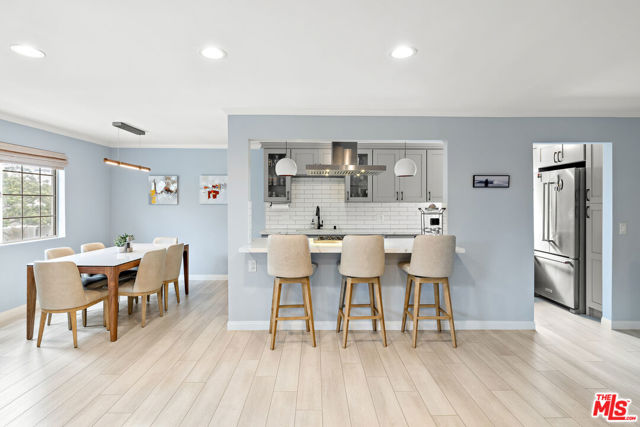 1228 14th Street, Santa Monica CA: https://media.crmls.org/mediaz/875ca2ef-d0ad-43c8-baa5-fcdcbd865879.jpg