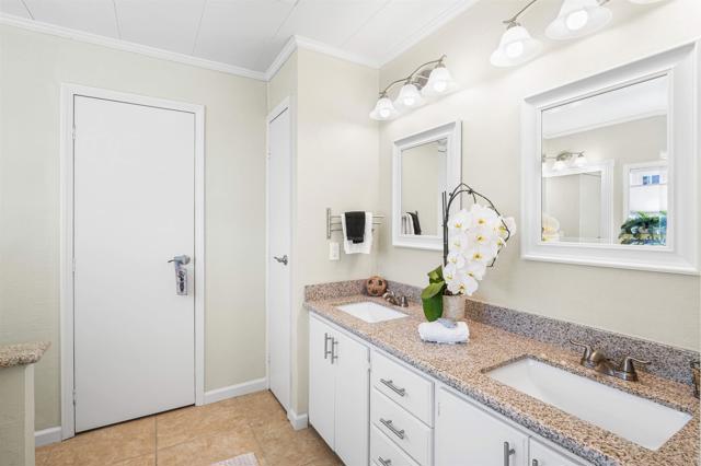 3439 Don Lorenzo Drive, Carlsbad CA: https://media.crmls.org/mediaz/875dddb4-f728-41d9-94c2-80d44098cf33.jpg