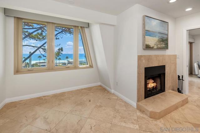 1562 Camino Del Mar, Del Mar CA: https://media.crmls.org/mediaz/875e6045-f834-403c-9b8e-f3bda1cb34dc.jpg