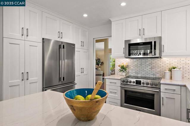 2155 Cactus Ct, Walnut Creek CA: https://media.crmls.org/mediaz/875e6ee7-1a5f-4b17-86b7-25ad19858b4e.jpg