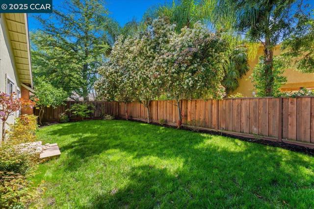 9461 Thunderbird Pl, San Ramon CA: https://media.crmls.org/mediaz/875e7c93-3e8f-4ba9-953f-c62904355867.jpg