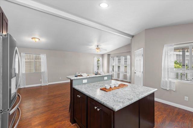 809 Discovery St, San Marcos CA: https://media.crmls.org/mediaz/875e7e62-caea-49bf-8094-436fea38ec11.jpg