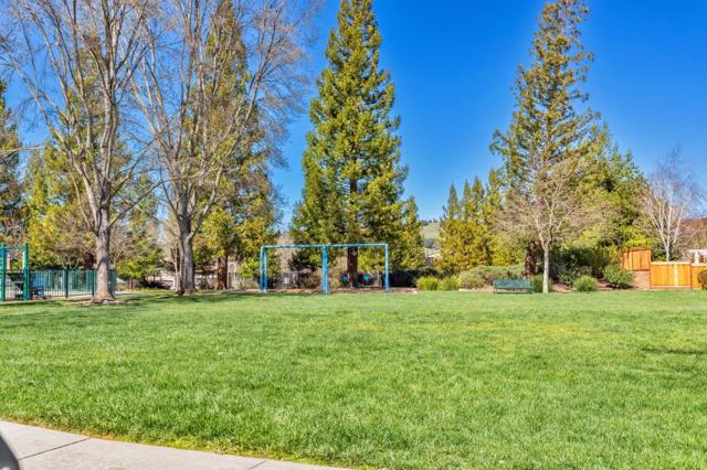 2645 Muirfield Way, Gilroy CA: https://media.crmls.org/mediaz/875e9d2f-bc74-4c89-864d-5fe25028d97f.jpg