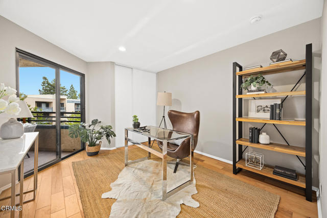 4499 Via Marisol, Los Angeles CA: https://media.crmls.org/mediaz/875ea643-53c3-4f18-92e7-0d57725f7f1c.jpg