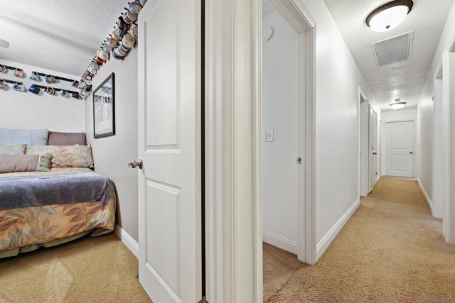 10976 Pallon Way, San Diego CA: https://media.crmls.org/mediaz/875edb0d-115f-410b-a260-691d0158eb19.jpg