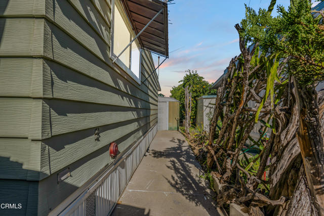 Detail Gallery Image 19 of 26 For 8811 Canoga Ave #353,  Canoga Park,  CA 91304 - 3 Beds | 2 Baths