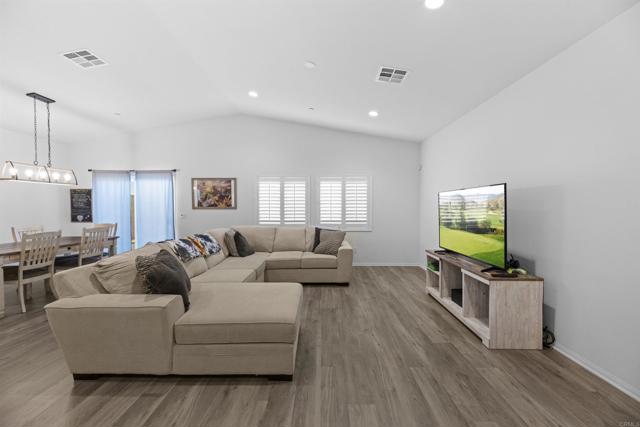 34289 Solstice Street, Winchester CA: https://media.crmls.org/mediaz/875f2b7d-f652-4a8d-849b-306de700f8f6.jpg