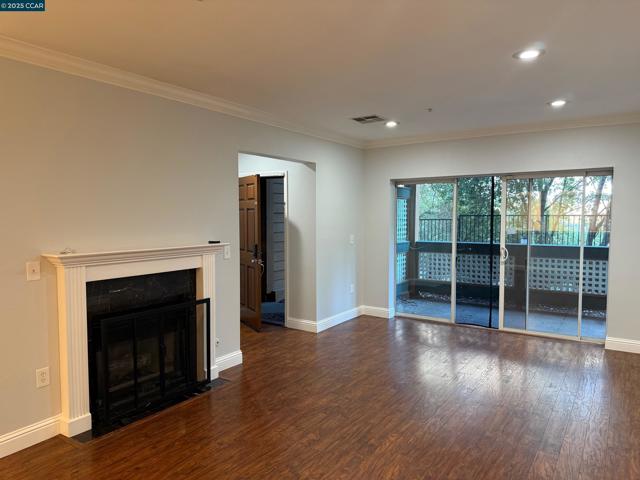 216 Stone Pine Ln, San Ramon CA: https://media.crmls.org/mediaz/875f5eb8-3c84-4f36-8f6e-f143a0d060ef.jpg