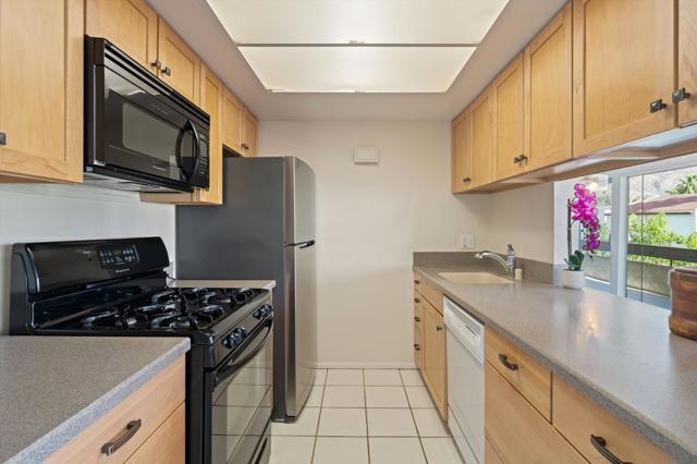 1552 S Camino Real, Palm Springs CA: https://media.crmls.org/mediaz/875fdb39-168d-4b1f-a10f-f9bc0e300a38.jpg